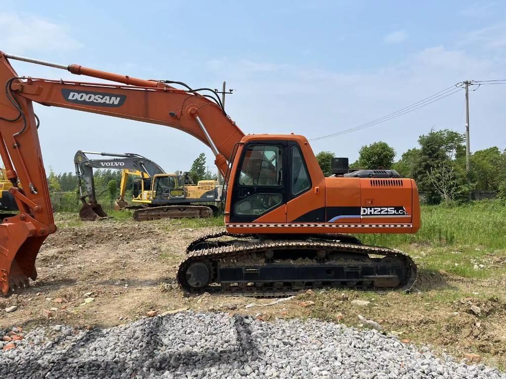 Doosan DH 225 Crawler excavators