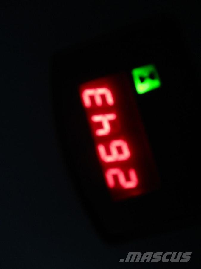 BT SPE125 Low lifter with platform