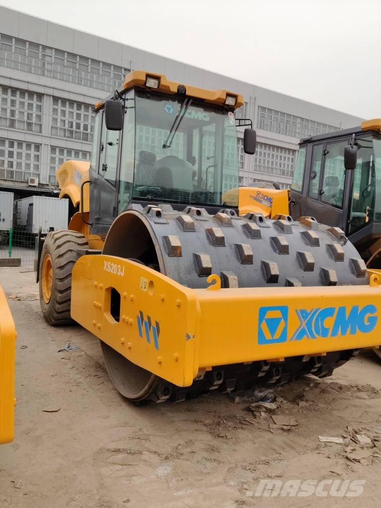 XCMG XS 203 J Single drum rollers