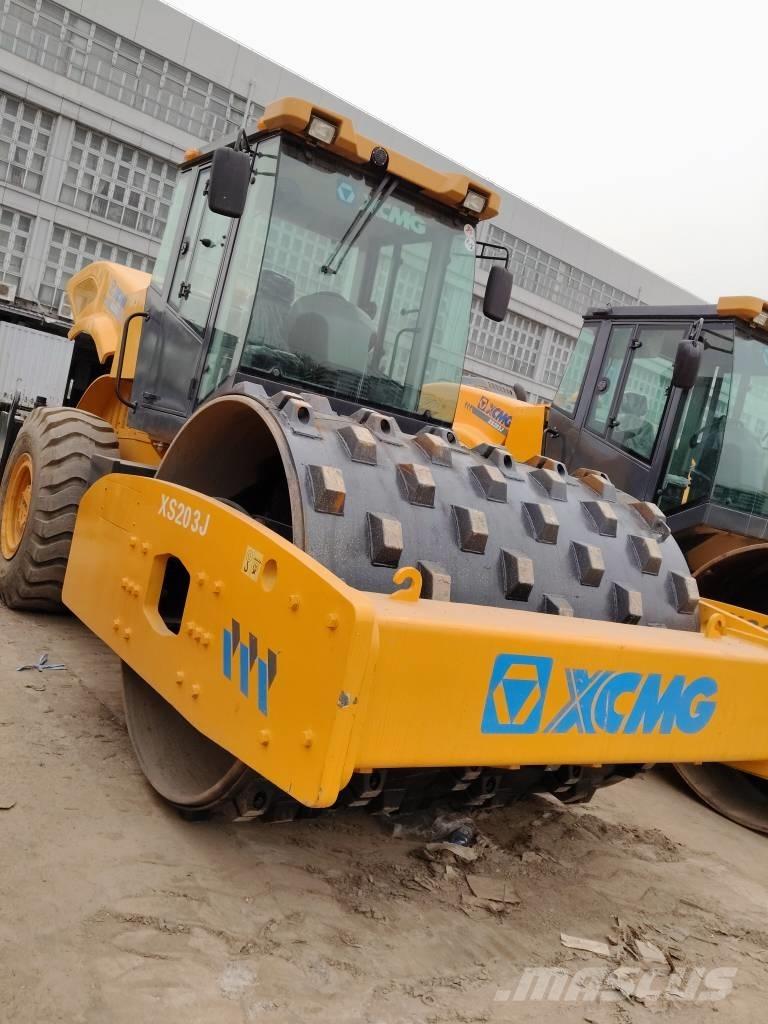 XCMG XS 203 J Single drum rollers