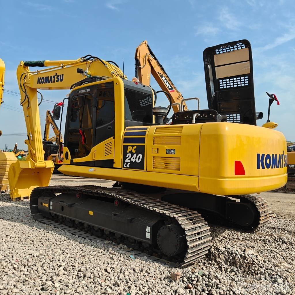 Komatsu 240LC-8 Crawler excavators