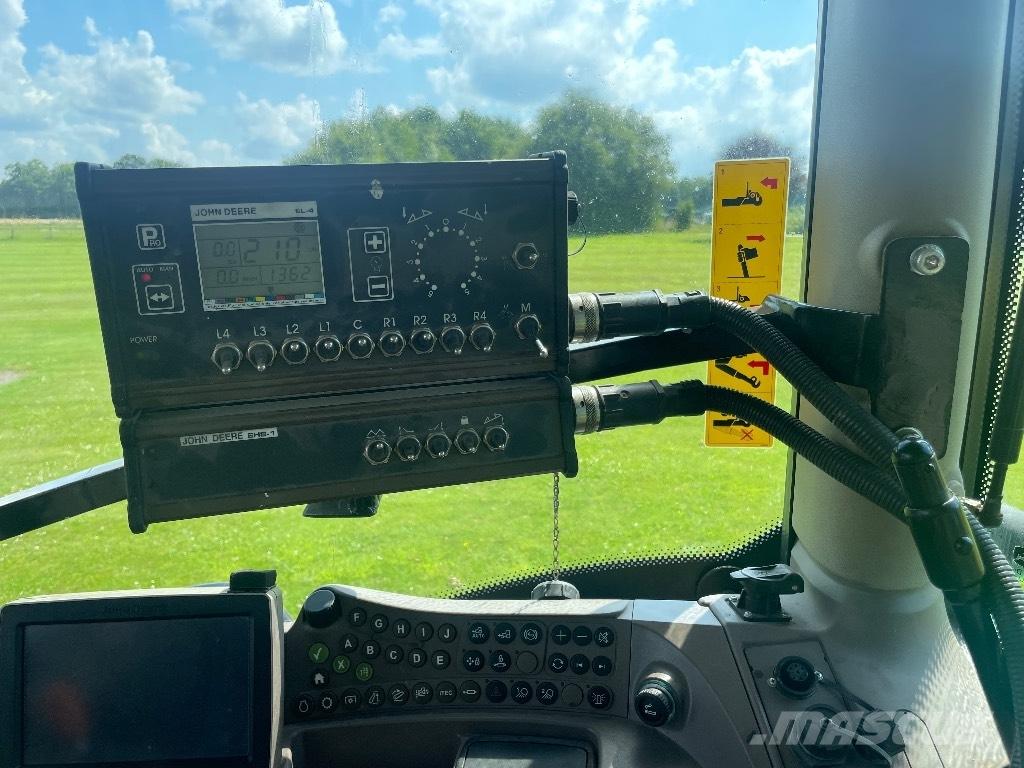 John Deere 732 Trailed sprayers