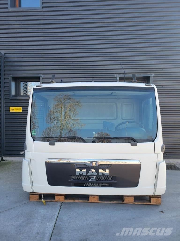 MAN TGM - Day cab Cabins and interior