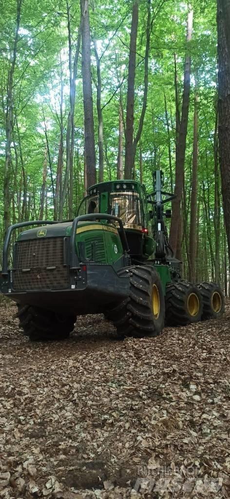 John Deere 1070G Harvesters