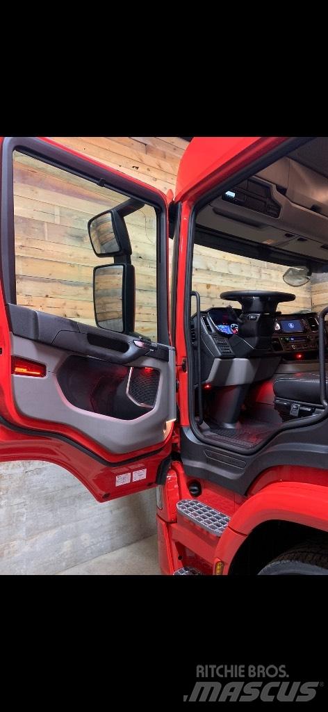Scania P 280 Box body trucks