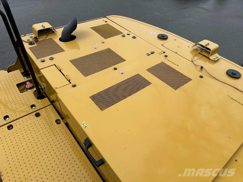 CAT 323 Crawler excavators