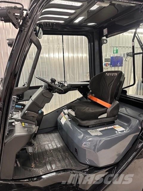 Toyota 52-8 FDF 30 Diesel trucks