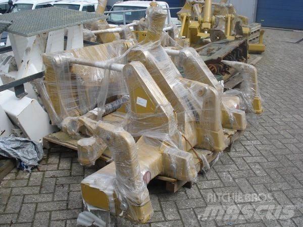 CAT 140M/160M Ripper Construction - Others