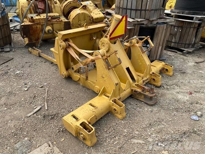CAT 140 H Ripper Other components
