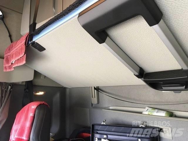 Volvo 540 Tractor Units