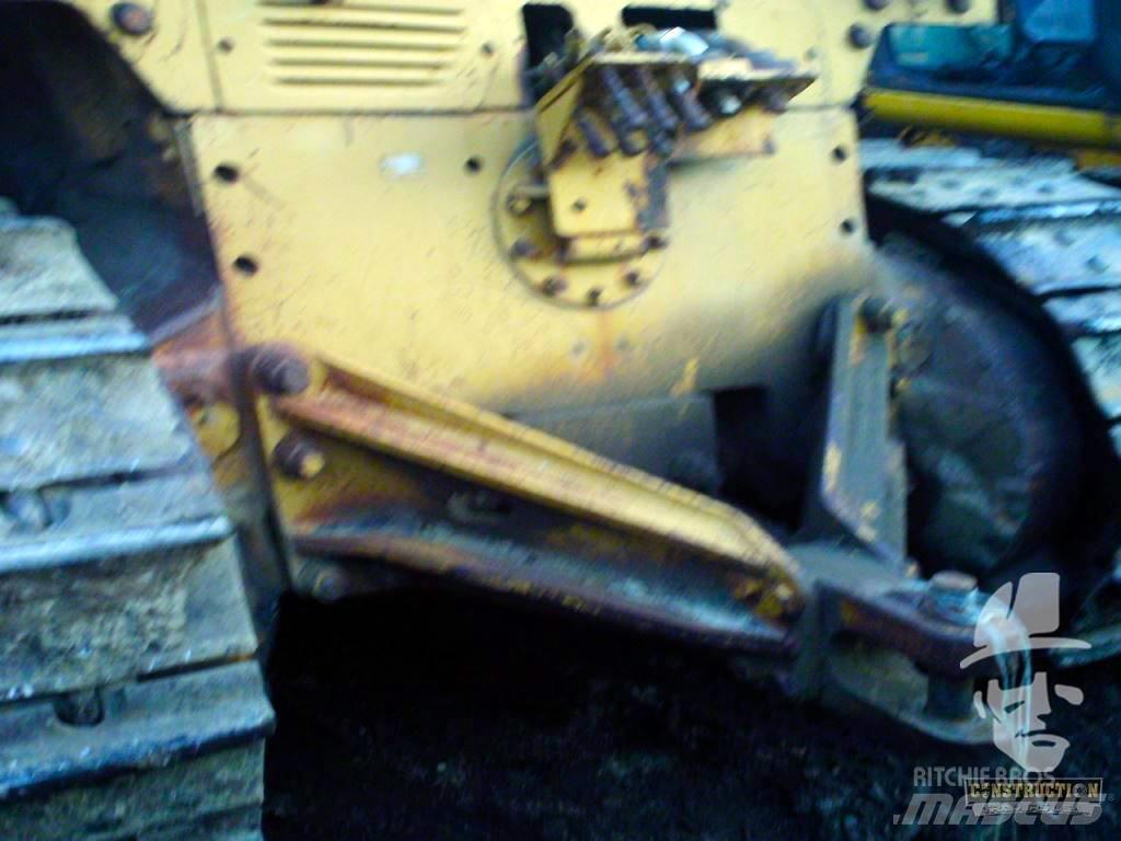CAT D 8 K Crawler dozers