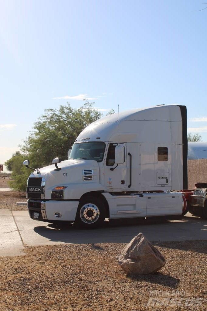 Mack Anthem Tractor Units