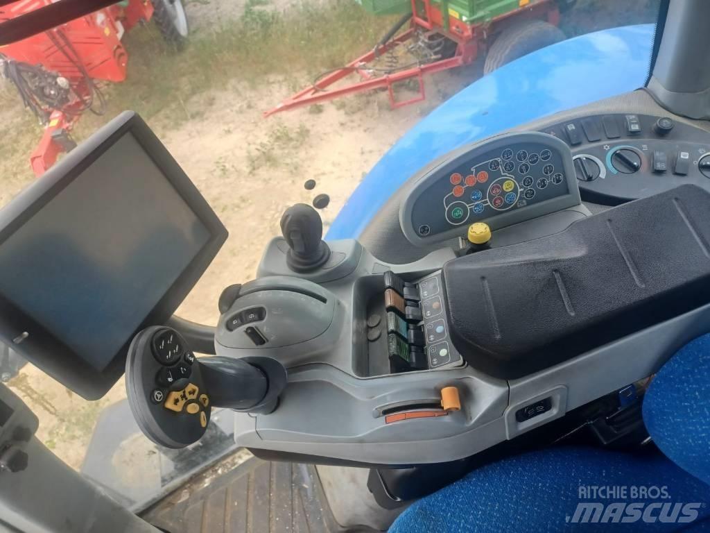 New Holland T 8.390 Tractors