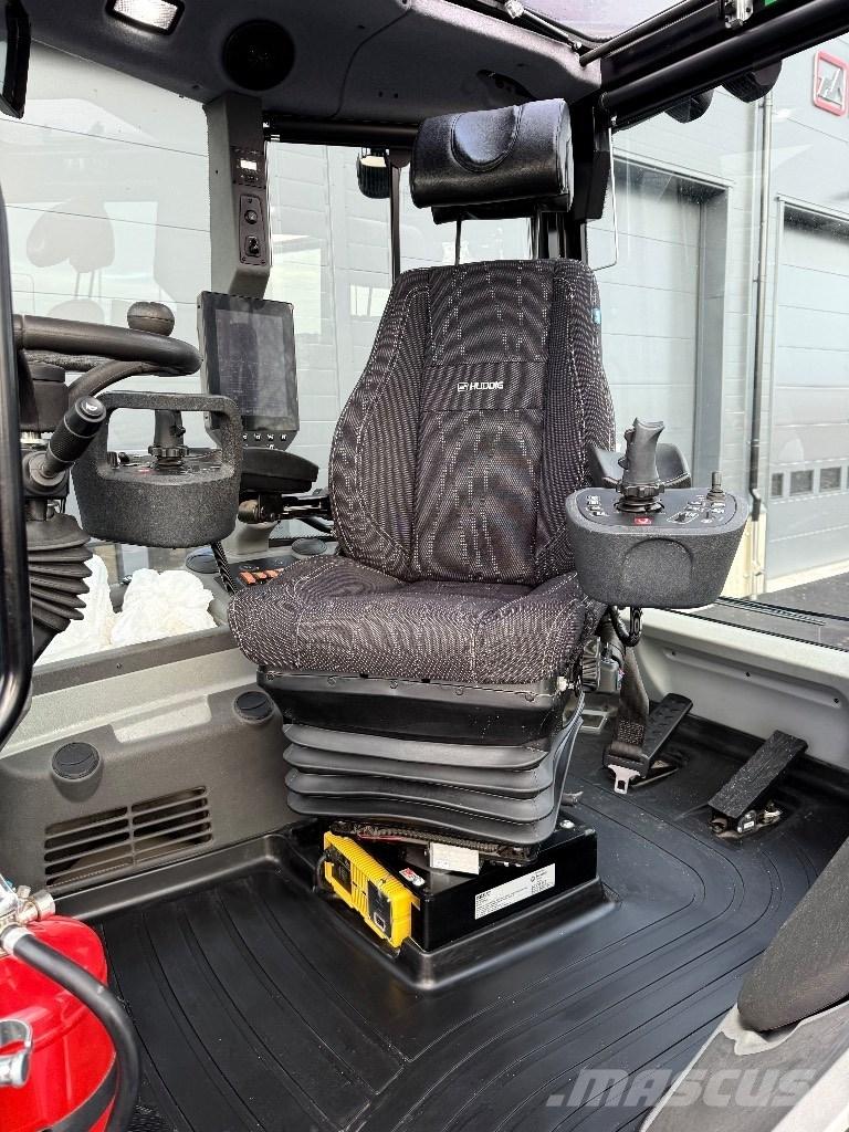 Huddig 1370 Backhoe loaders