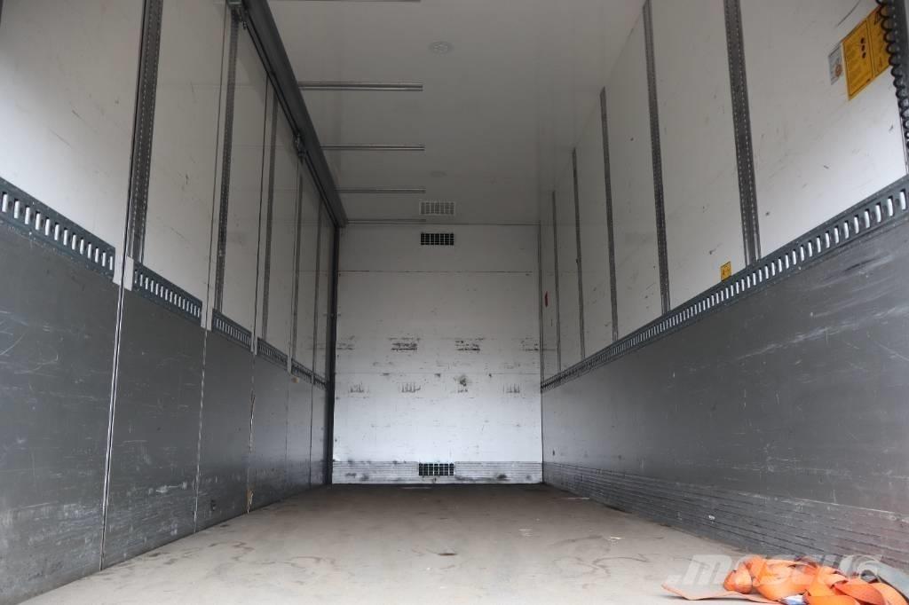 Volvo FM Serie 2595 Box body trucks