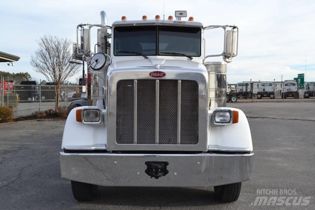 Peterbilt 367 Tractor Units