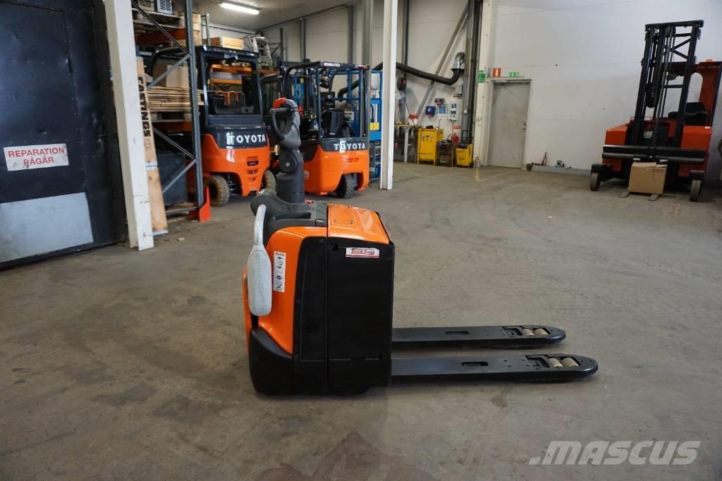 Toyota LPE220 Low lifter with platform