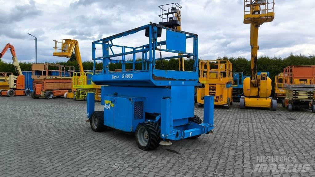 Genie GS 4069 Scissor lifts