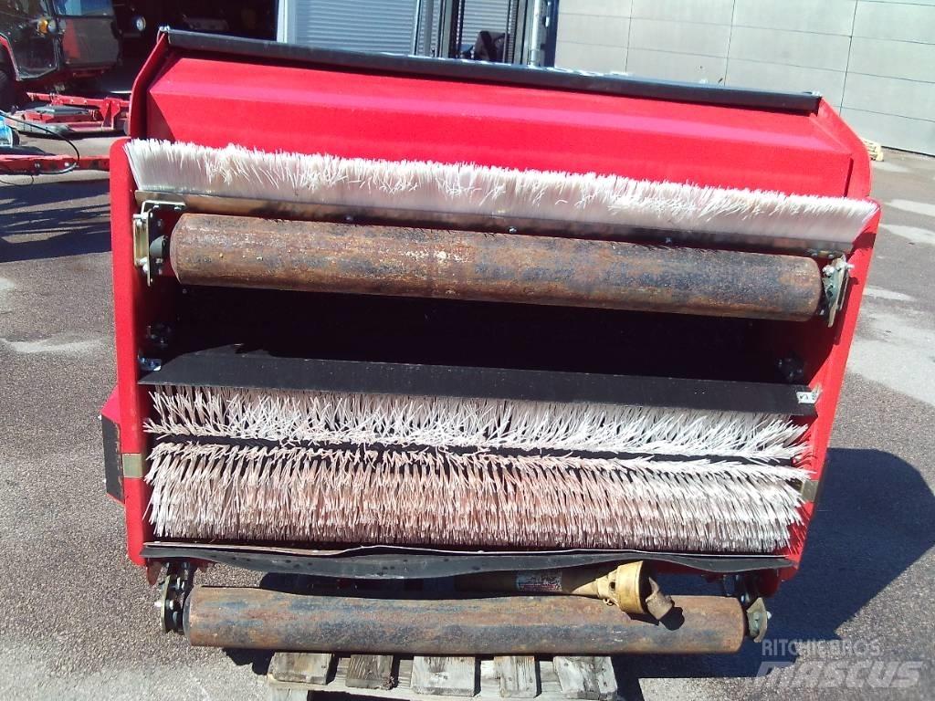 Redexim Verti-top Debris removal equipment