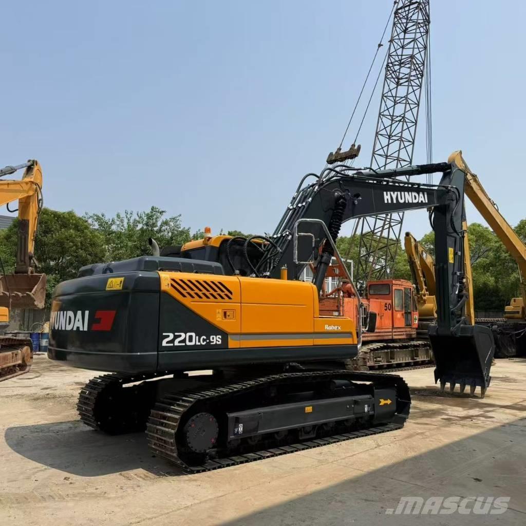 Hyundai R220LC-9S Midi excavators  7t - 12t