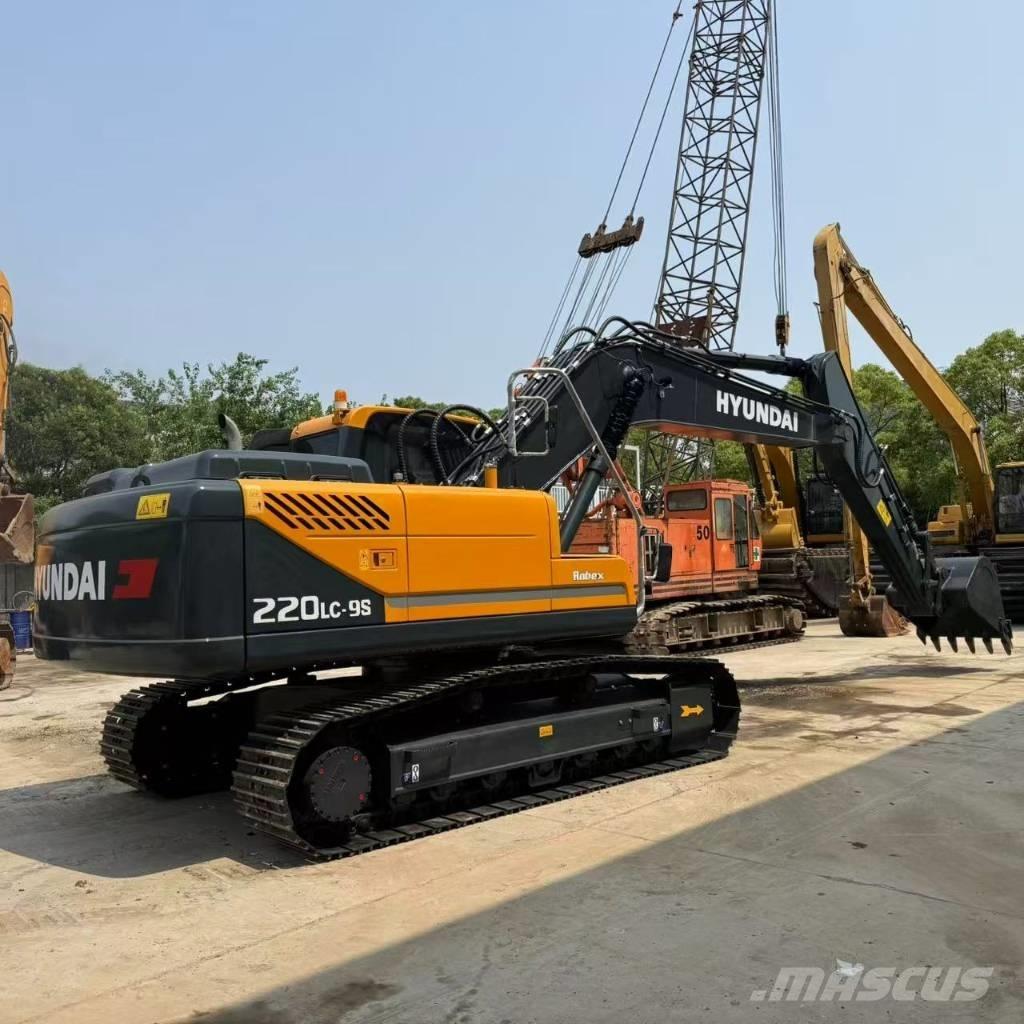Hyundai R220LC-9S Midi excavators  7t - 12t