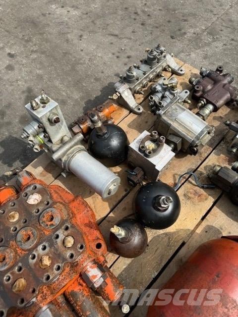 Daewoo Mega 300 V Hydraulics