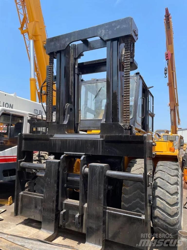 Komatsu 30 Ton Diesel trucks