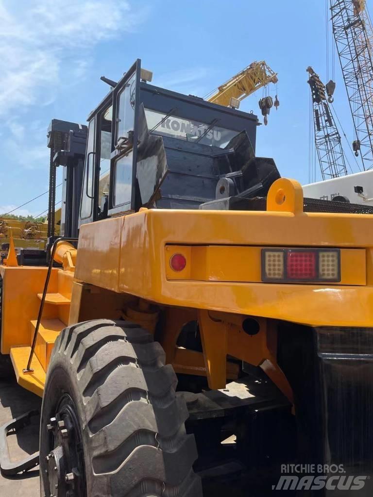 Komatsu 30 Ton Diesel trucks