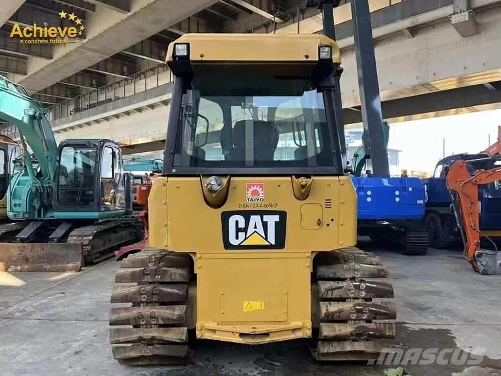 CAT D 3 Crawler dozers
