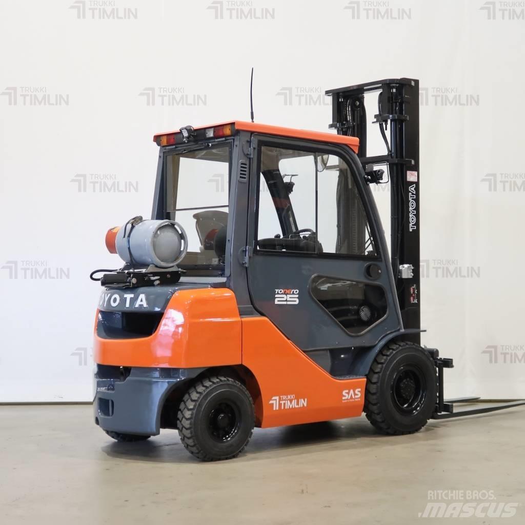 Toyota 02-8FGF25 LPG trucks