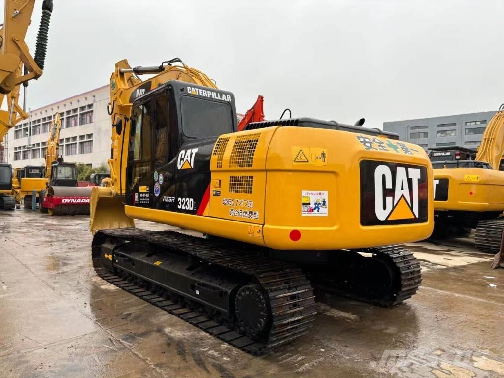 CAT 323 D Crawler excavators