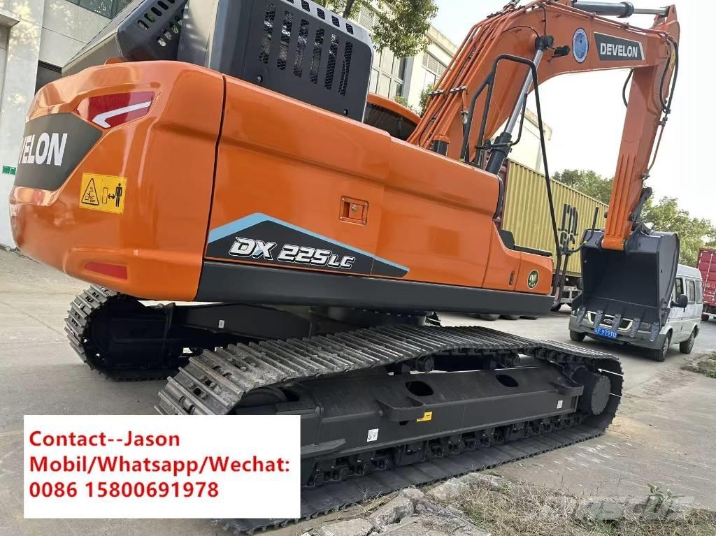 Develon DX 225 LC Crawler excavators