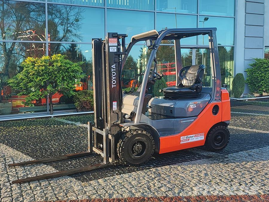 Toyota 02-8FDF15 Diesel trucks