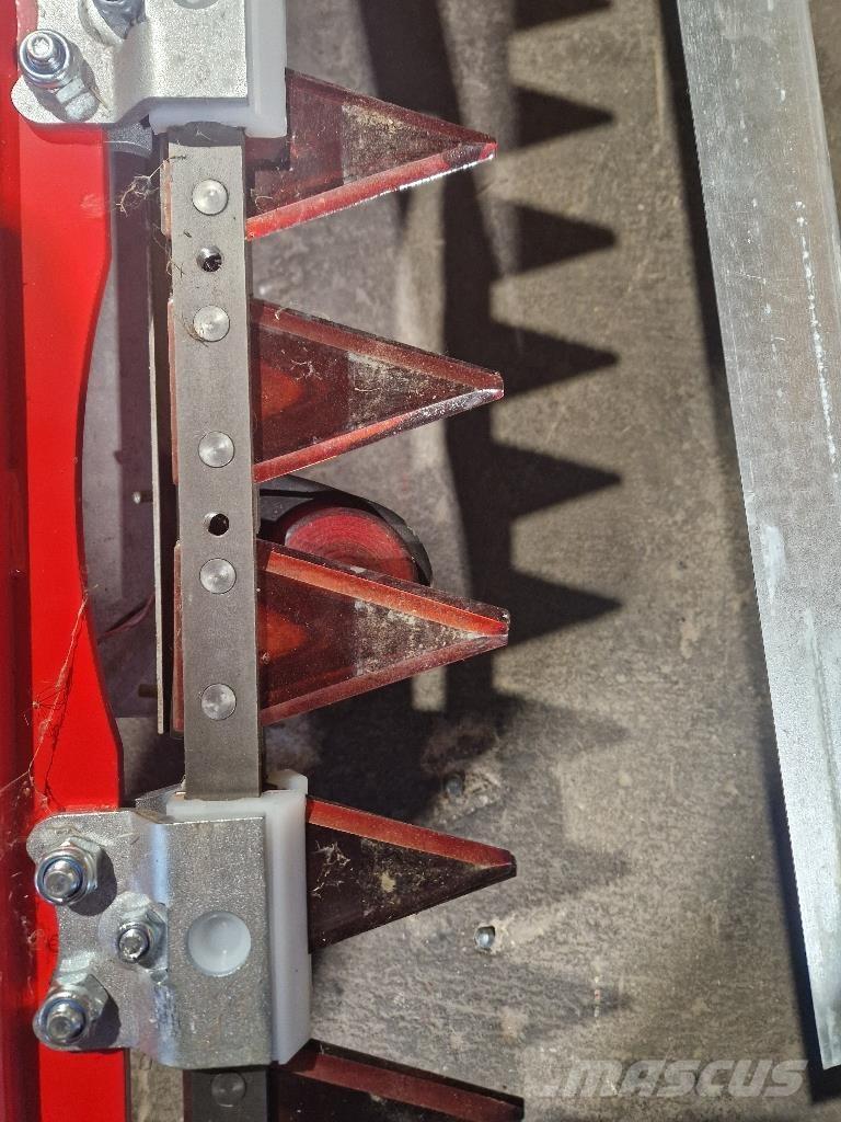 Idass 135 Elektro Combine harvester heads