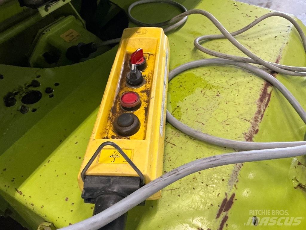 CLAAS Rollant 240 Round balers