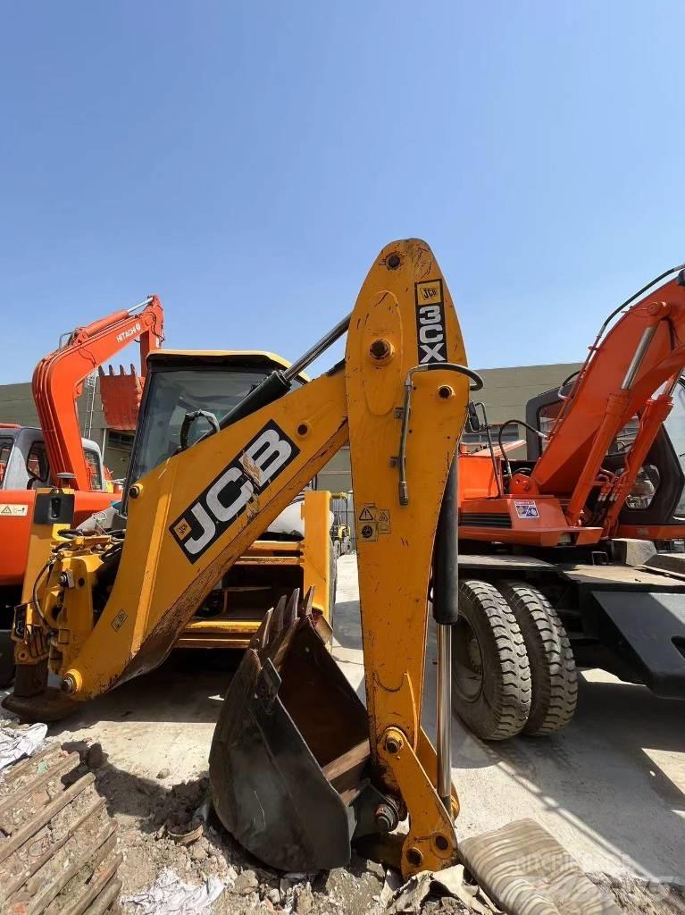 JCB 3 CX Backhoe loaders