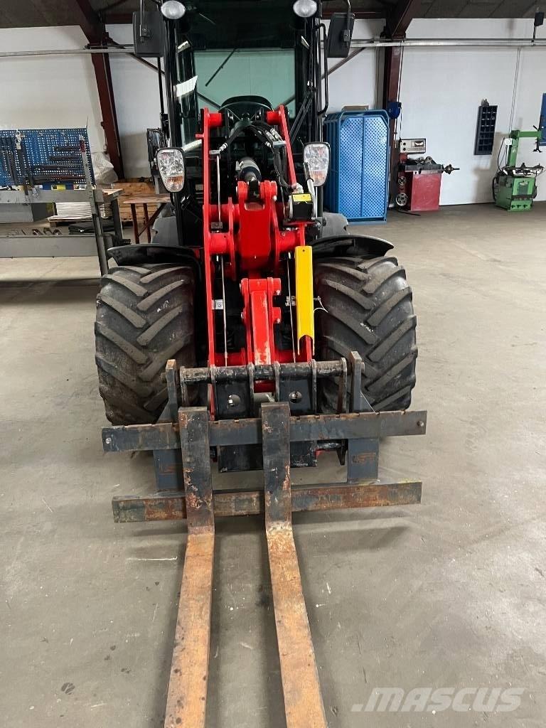 Manitou MLA 5-50 H Mini loaders