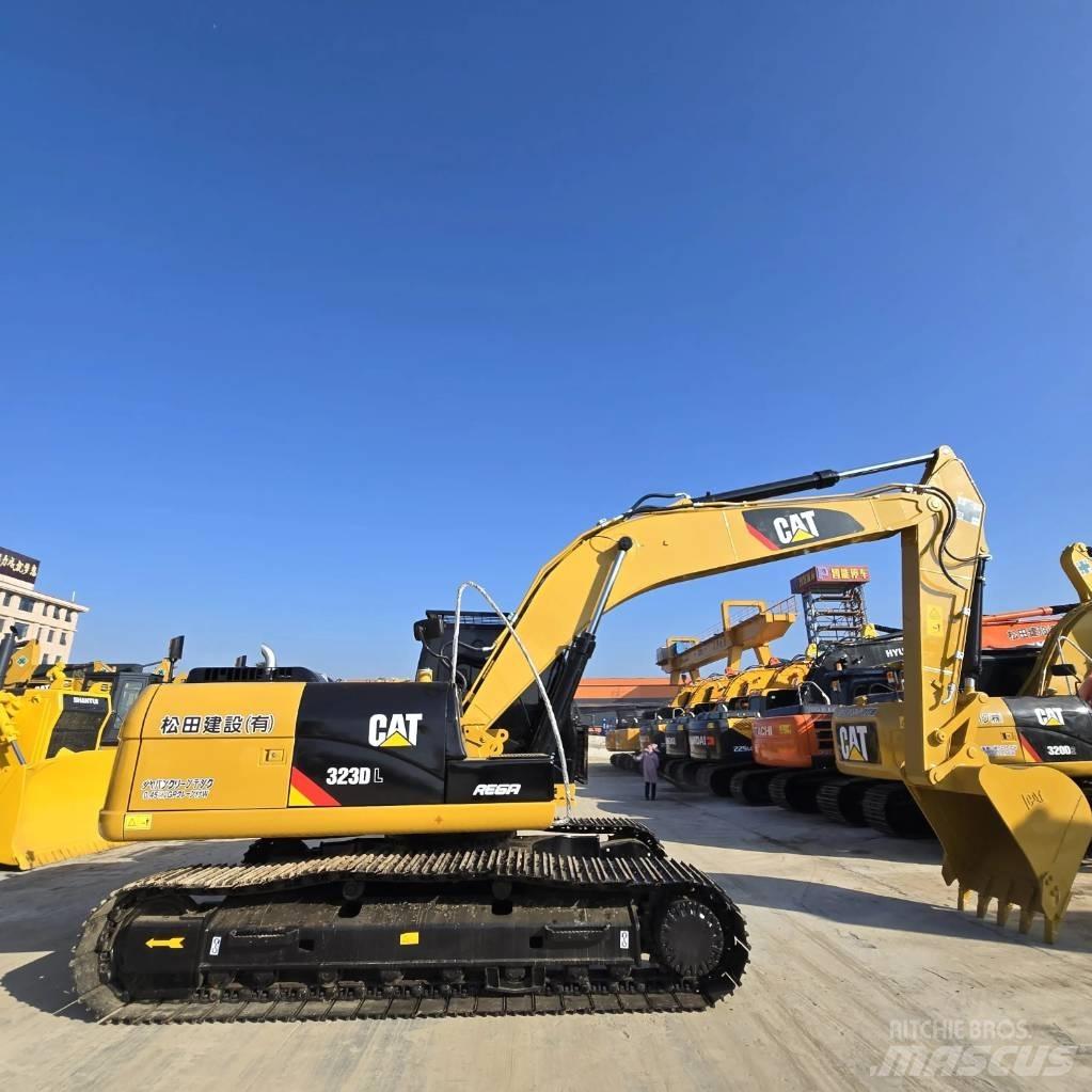 CAT 323 D L Midi excavators  7t - 12t