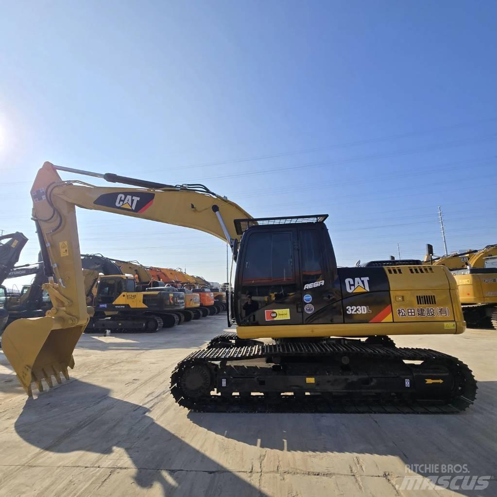 CAT 323 D L Midi excavators  7t - 12t