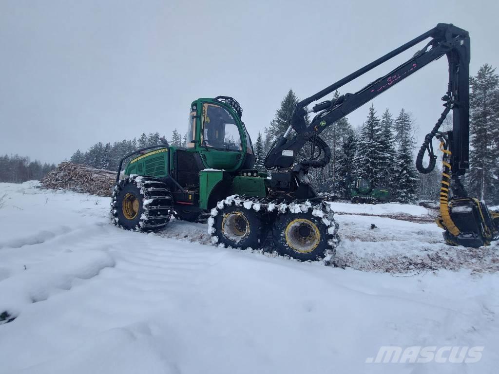 John Deere 1070 E Harvesters