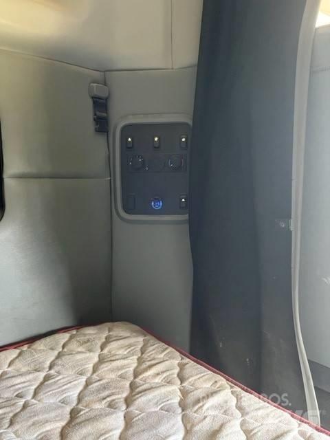 Kenworth T 680 Tractor Units