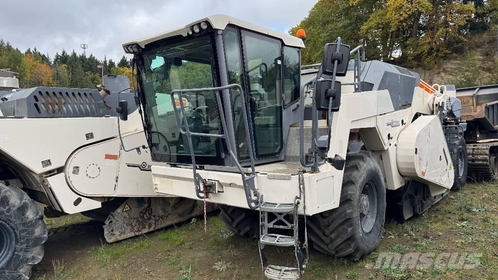 Wirtgen WR200i Asphalt recyclers