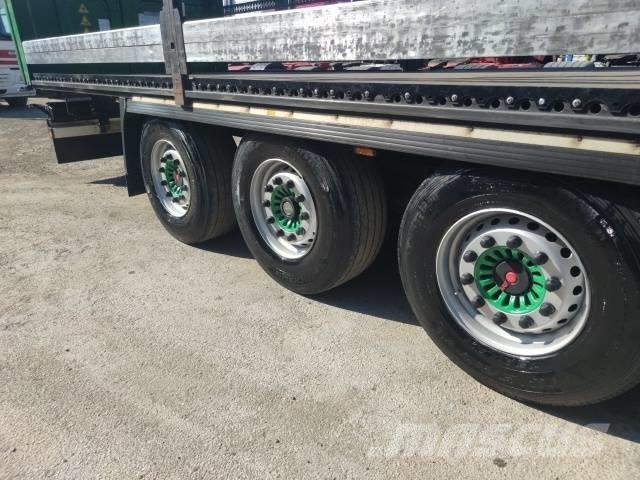 Krone SD Curtainsider semi-trailers