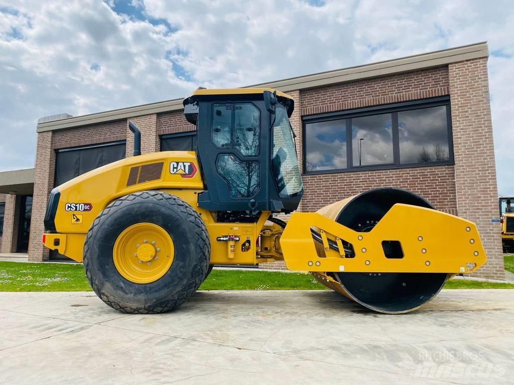 CAT CS 10 GC Single drum rollers