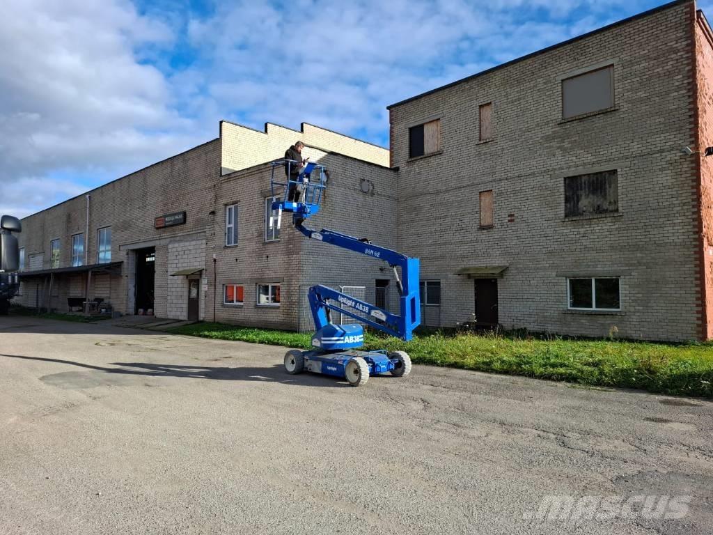 UpRight AB38N Articulated boom lifts