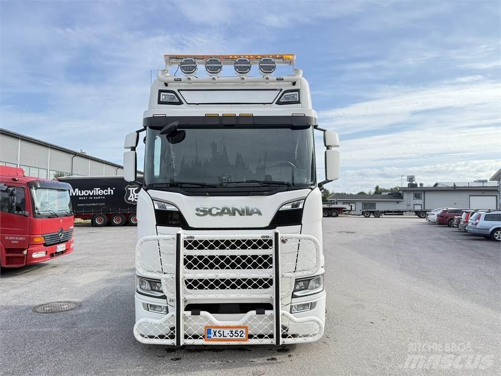 Scania R520 6X2 Tractor Units
