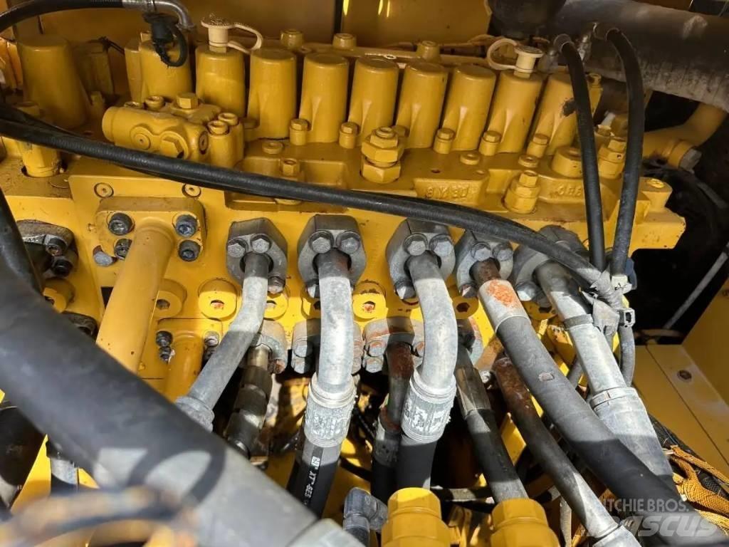 CAT 330GC Crawler excavators
