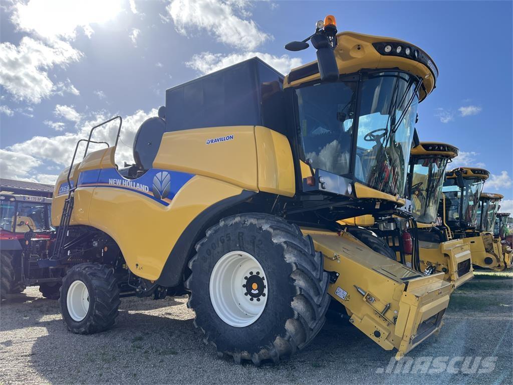 New Holland CX6.80 Combine harvesters