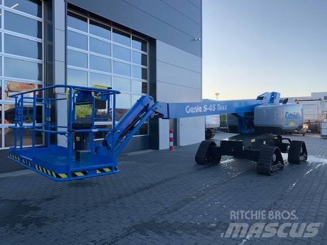 Genie S 45 XC Trax Telescopic boom lifts