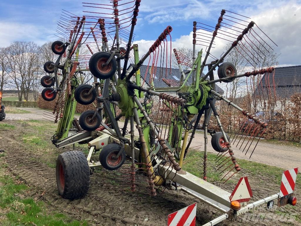 CLAAS Liner 3500 Rakes and tedders